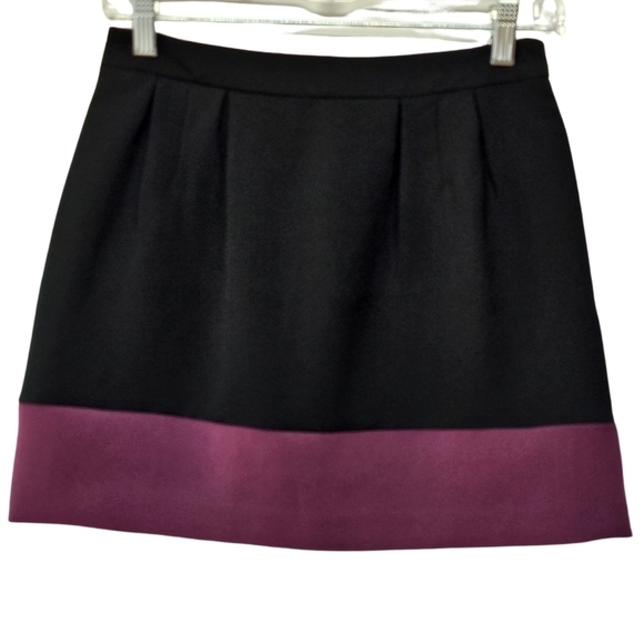 Banana Republic Dresses & Skirts - Banana Republic Crepe Mini Skirt color block black and purple